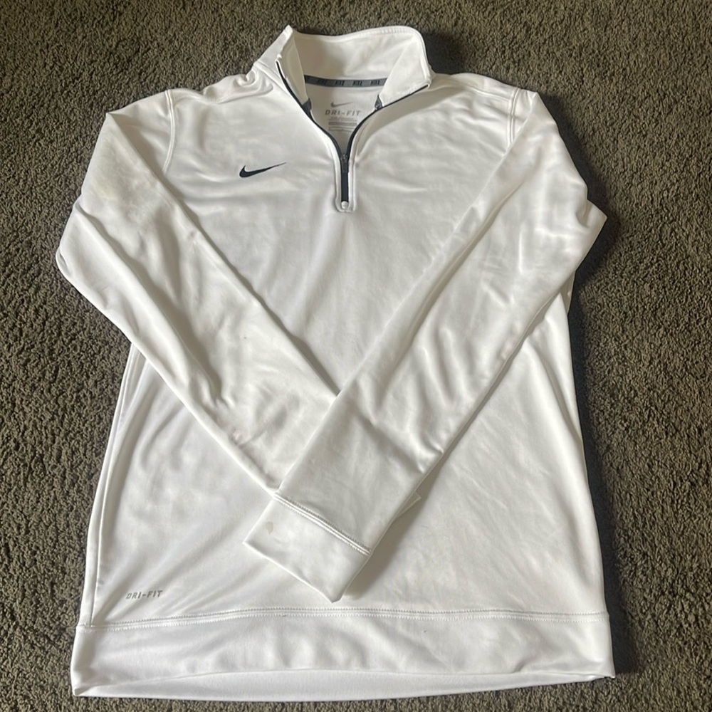 Men’s 1/4 zip Nike dry fit pullover.  Size M
